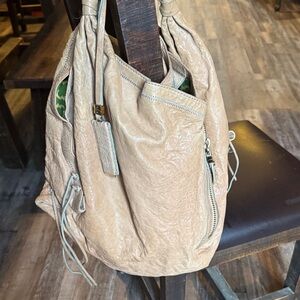 orYANY Beige Slouchy Shoulder Hobo Bag 🎉🎉 final price drop🎉🎉